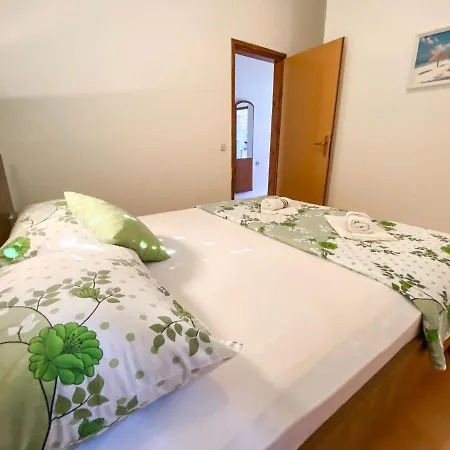 Ostrog Apartment *